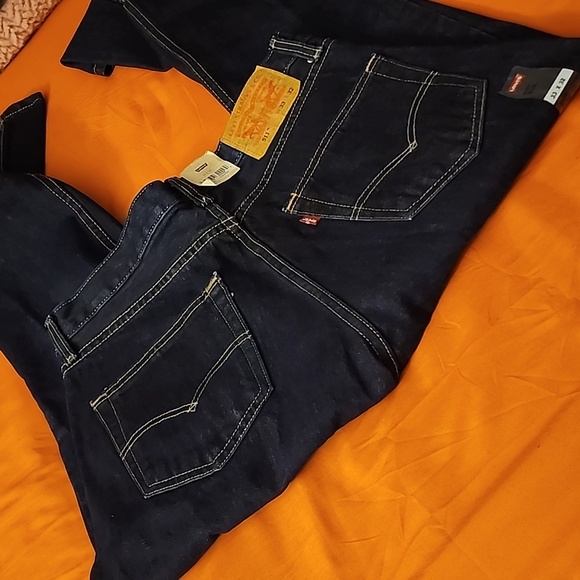 Gave To REUBEN NWT Mens Denim Levi's 511 TM Slim. W 33. L 32 (irregular). - Picture 5 of 11